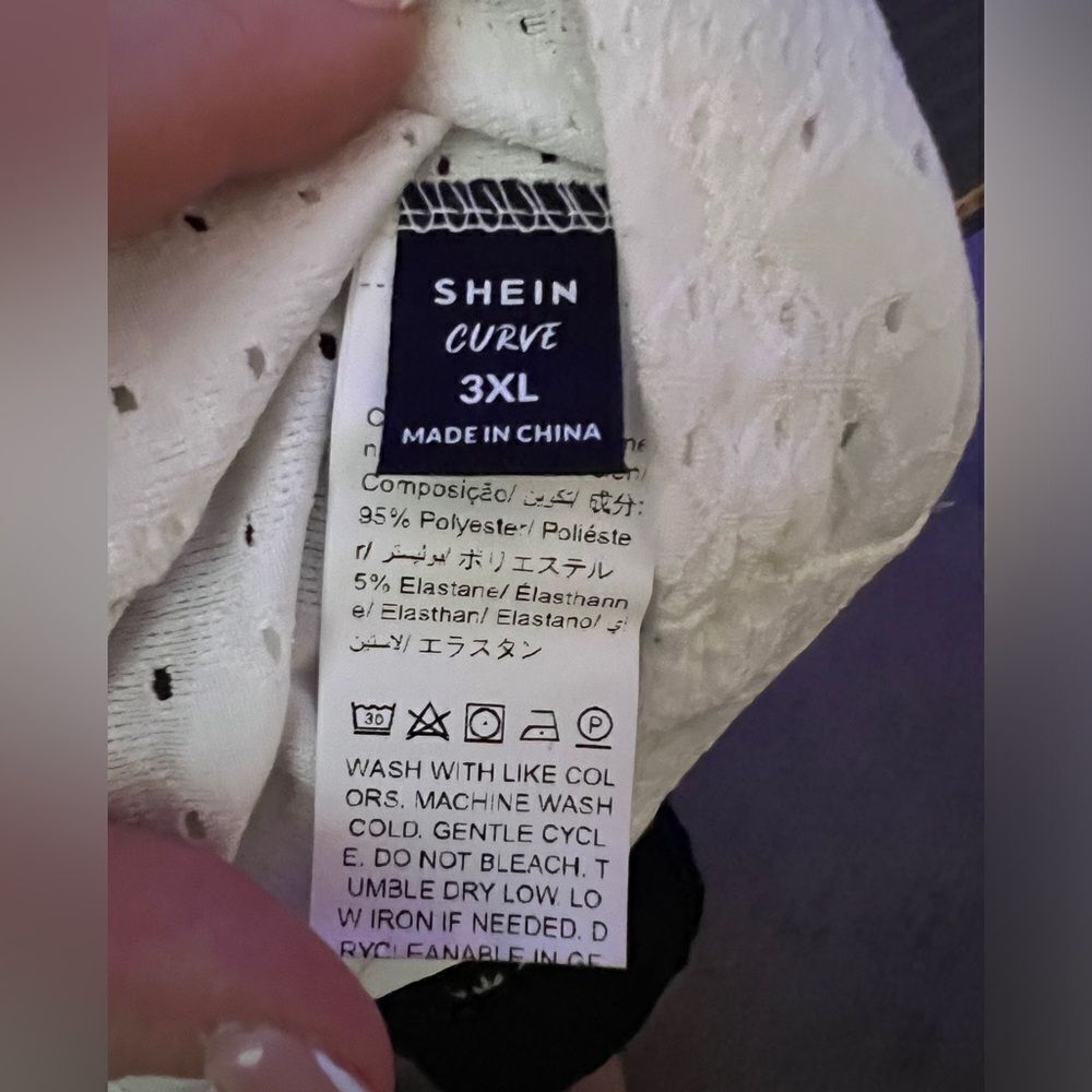 Brand new SHEIN super cute white eyelet v neck top 3x - Picture 7 of 7